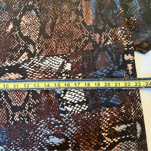Glamorous Silk Over Size Loose Fit Animal Snake Skin Print Blouse Medium 6 - Picture 7 of 8